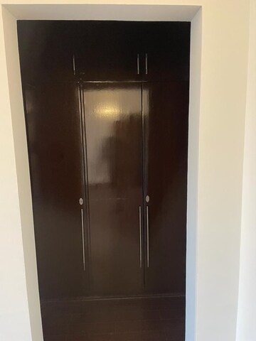 Building Lobby in 3.5 BHK Apartment at Parsvnath Exotica, Sector 53 – for Rent