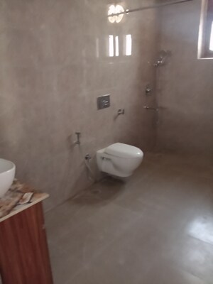 Master Bedroom in 3 BHK Villa at RWA Apartments Sector 26, Sector 26 – for Rent