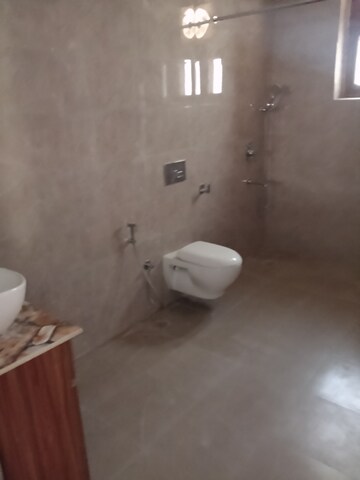 Master Bedroom in 3 BHK Villa at RWA Apartments Sector 26, Sector 26 – for Rent