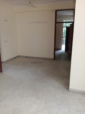 Room in 3 BHK Villa at RWA Apartments Sector 26, Sector 26 – for Rent