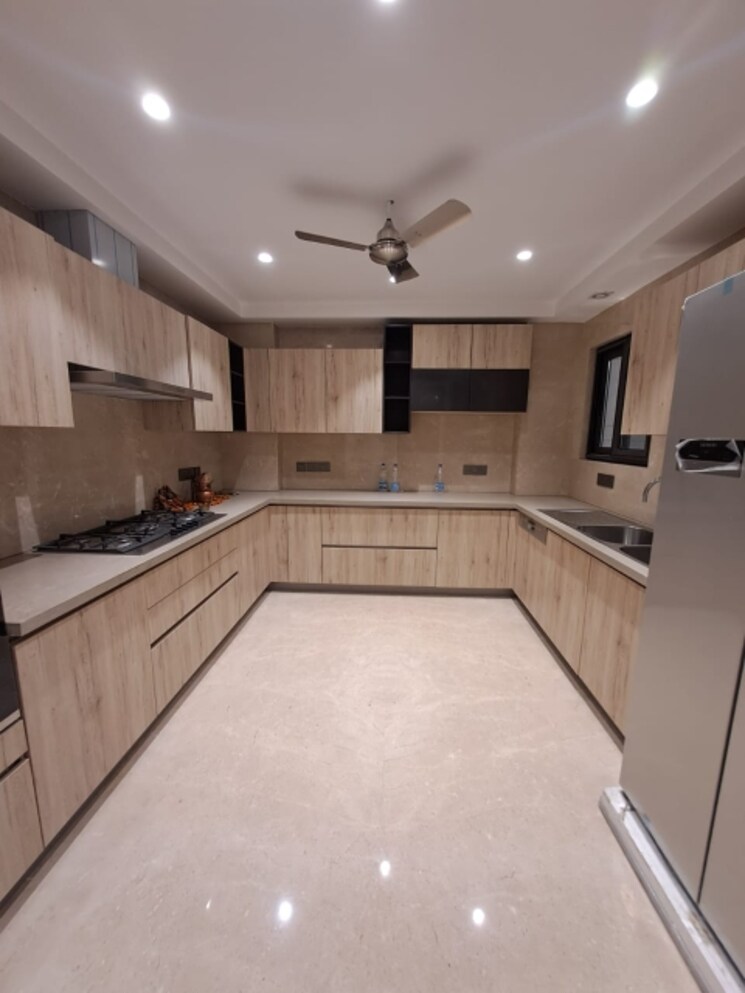 Kitchen, chittaranjan park 3 Bedroom 3000 Sq.Ft. Builder Floor In Chittaranjan Park Delhi 9367290