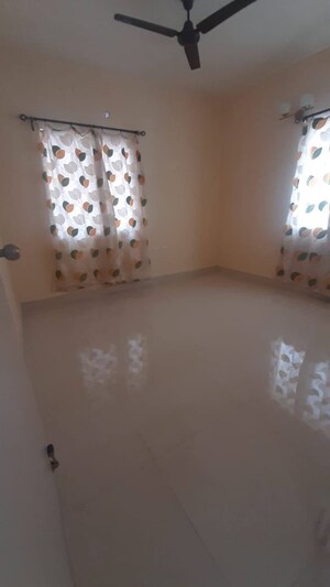 Room in 3 BHK Apartment at DTC Southern Heights, Joka – for Rent