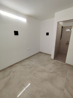 Room in 2 BHK Apartment at Dosti Greater Thane, Kalher – for Sale