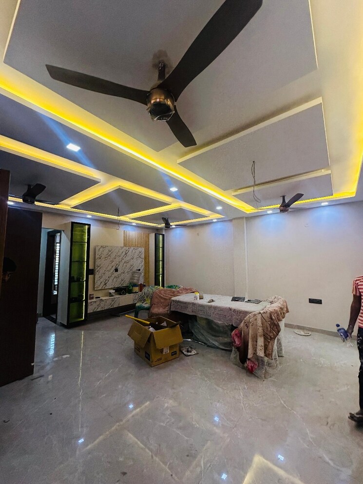 Gym, sector 81 3 Bedroom 235 Sq.Yd. Builder Floor In Sector 81 Faridabad 9367386