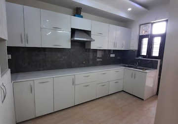 Kitchen in 3.5 BHK Builder Floor at RWA Apartments Sector 41, Sector 41 – for Sale
