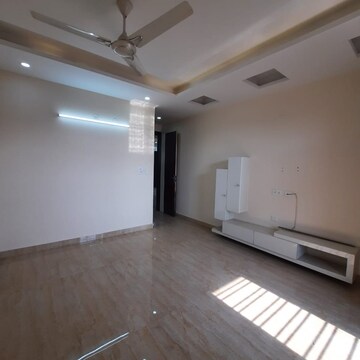 Room in 3.5 BHK Builder Floor at RWA Apartments Sector 41, Sector 41 – for Sale