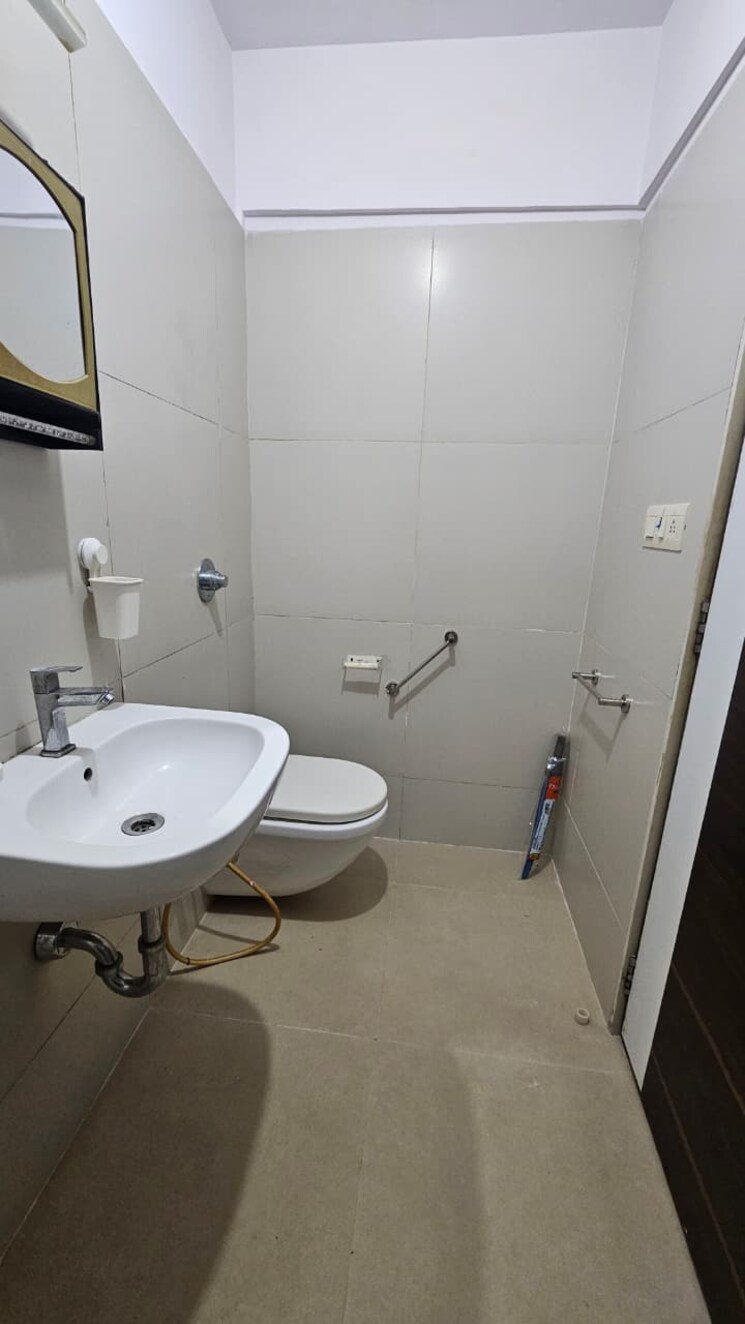 Bathroom, gurukrupa-marina-enclave 1 Bedroom 430 Sq.Ft. Apartment In Malad West Mumbai 9367304