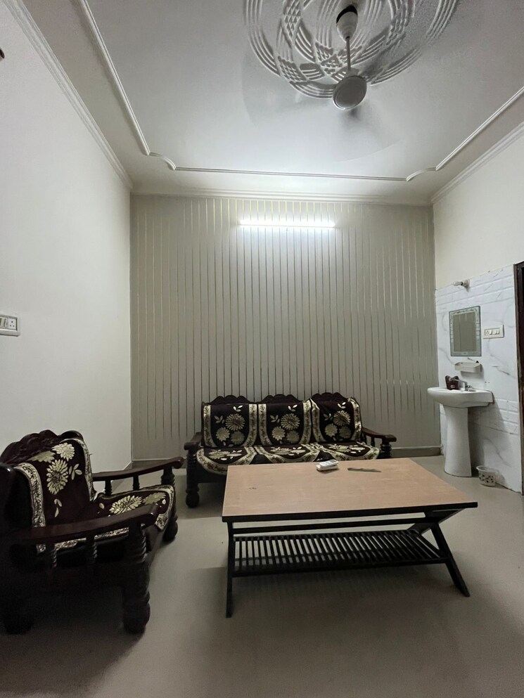 Living Room, chattarpur 4 Bedroom 1800 Sq.Ft. Builder Floor In Chattarpur Delhi 9367180