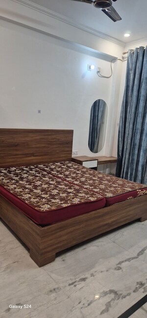 Bedroom in 1 BHK Apartment at DLF City Gurgaon, Sector 27 – for Rent