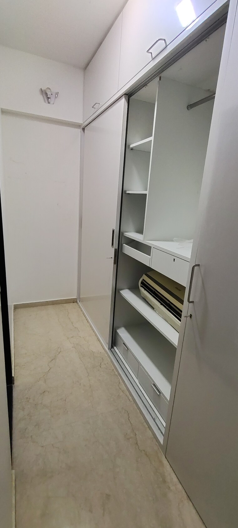 Cupboard, l-t-emerald-isle 3 Bedroom 1470 Sq.Ft. Apartment In Powai Mumbai 9367524