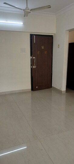 2 BHK Apartment For Sale in Rashi Tower