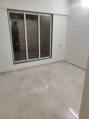 Room in 1 BHK Apartment at Rashmi Star City, Naigaon East – for Rent