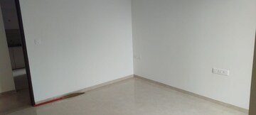 Room in 2 BHK Apartment at Runwal Eirene, Balkum Pada – for Rent