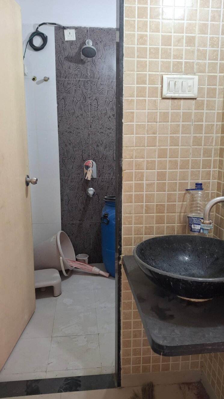 Bathroom, lakhani-oasis 1 Bedroom 705 Sq.Ft. Apartment In Ulwe Navi Mumbai 9367664