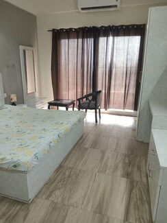5 BHK + Servant Room Penthouse For Sale in Omaxe Putting Greens