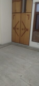 3 BHK + Pooja Room 180 Sq.Yd. Builder Floor in Nirman Vihar