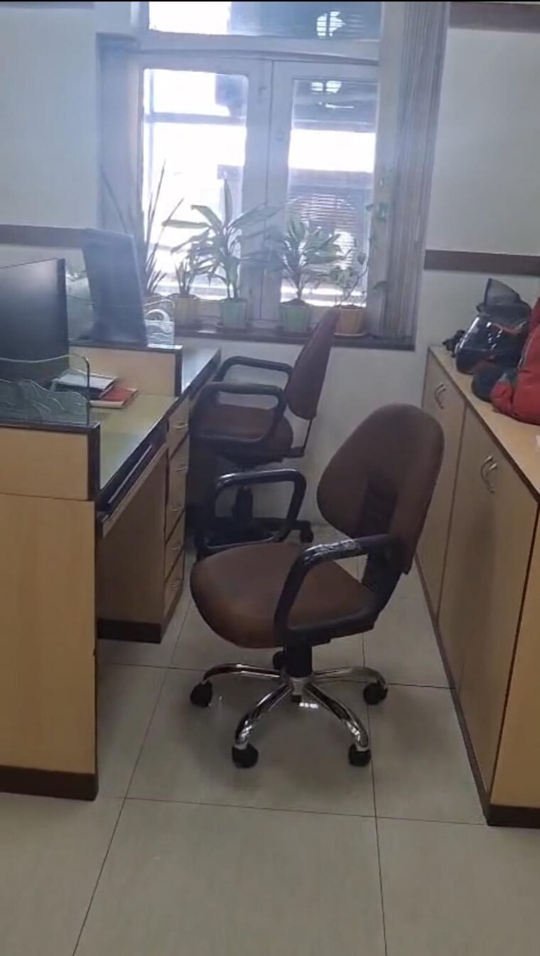 Team Area, bbd bagh Commercial Office Space 3300 Sq.Ft. In Bbd Bagh Kolkata 9367704