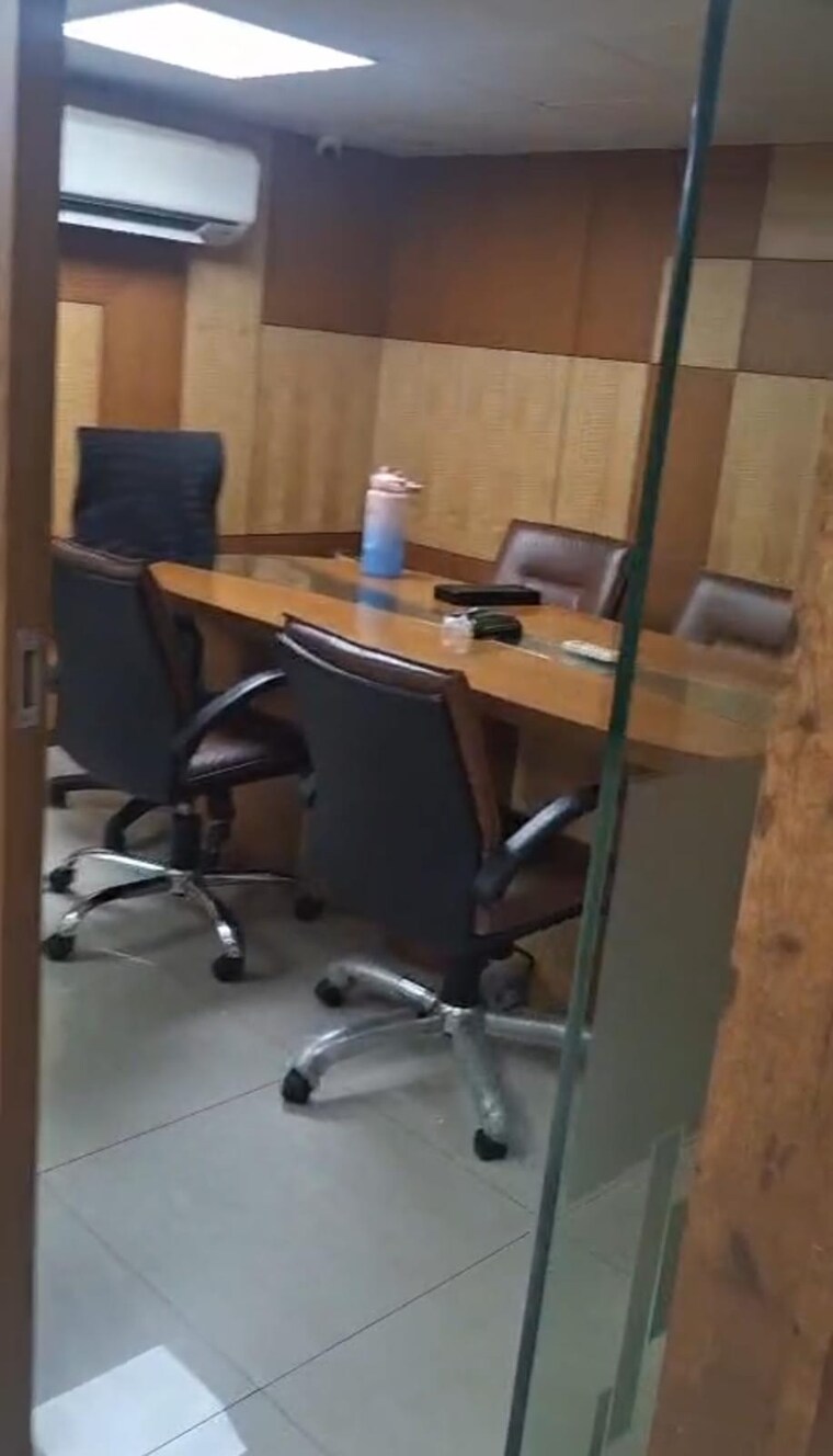 Team Area, bbd bagh Commercial Office Space 3300 Sq.Ft. In Bbd Bagh Kolkata 9367704