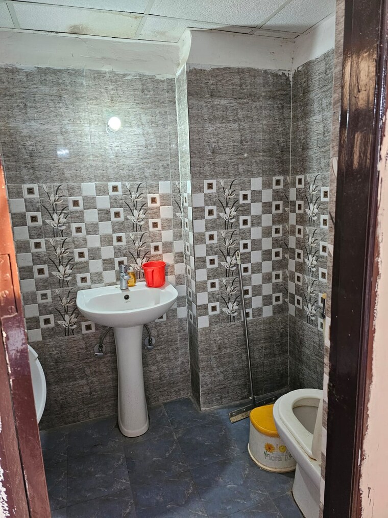 Bathroom, ats-dolce 3 Bedroom 1800 Sq.Ft. Apartment In Zeta I Greater Noida Greater Noida 9367809