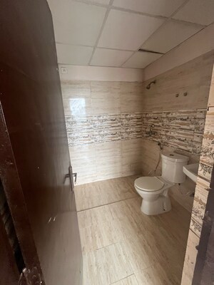 Bathroom in 2.5 BHK Apartment at Amrapali Golf Homes, Haibatpur – for Sale