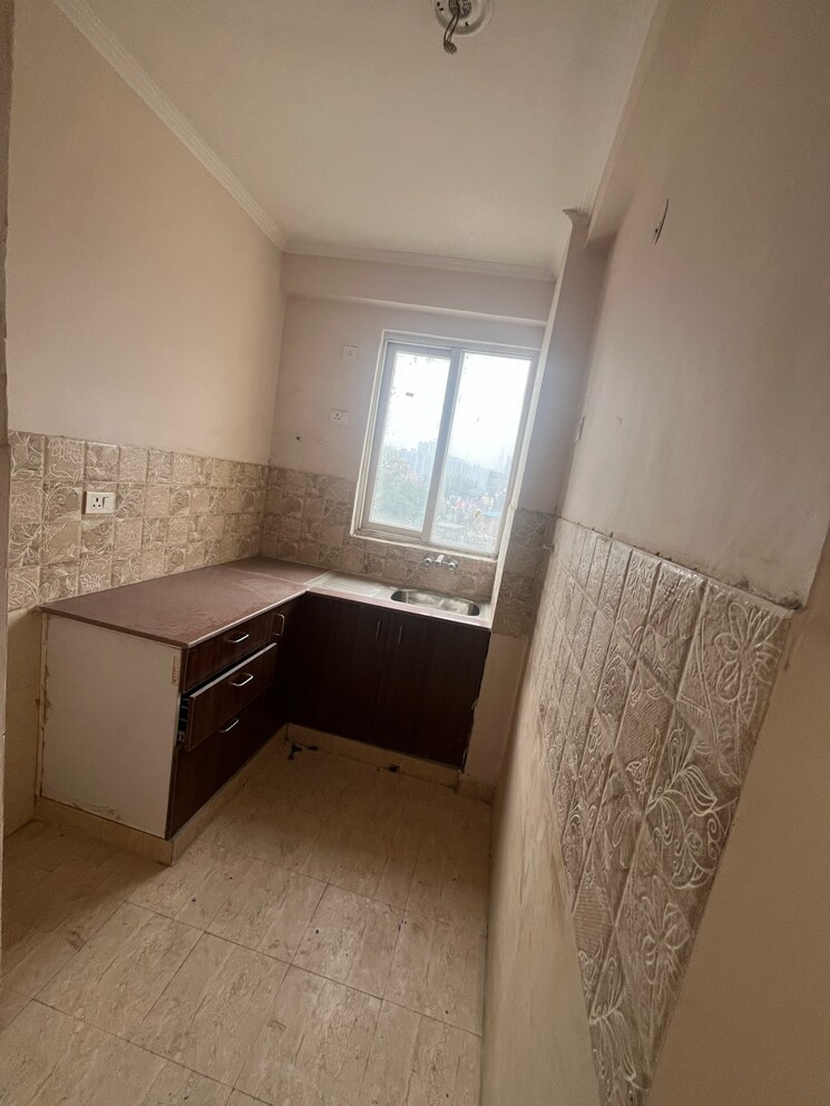 Bedroom, amrapali-golf-homes 2.5 Bedroom 945 Sq.Ft. Apartment In Haibatpur Greater Noida 9367840