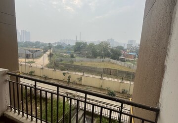 2.5 BHK Apartment For Sale in Amrapali Golf Homes, Haibatpur