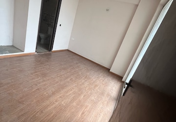 Furnished Amenities in 2.5 BHK Apartment at Amrapali Golf Homes, Haibatpur – for Sale