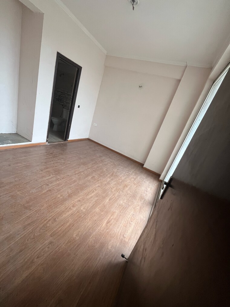 undefined, amrapali-golf-homes 2.5 Bedroom 945 Sq.Ft. Apartment In Haibatpur Greater Noida 9367840