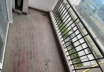 Balcony in 2.5 BHK Apartment at Amrapali Golf Homes, Haibatpur – for Sale