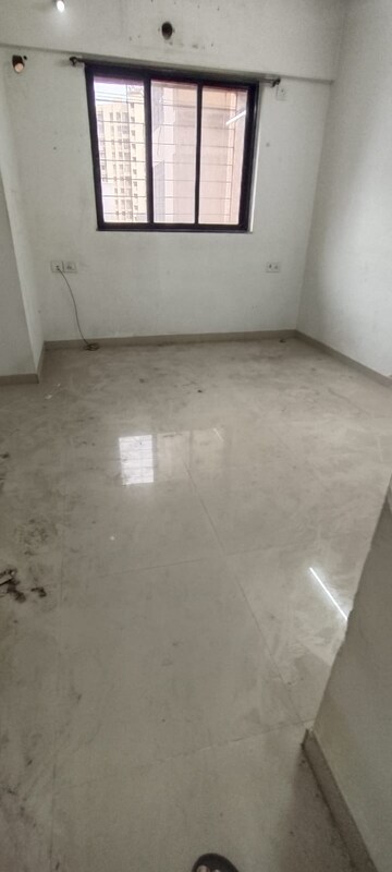 Room in 2 BHK Apartment at Puranik City, Kasarvadavali – for Rent