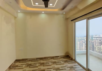 Room in 2 BHK Apartment at VVIP Mangal, Raj Nagar Extension – for Rent