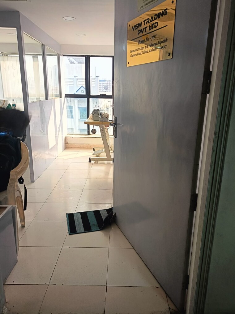 Team Area, park street Commercial Office Space 340 Sq.Ft. In Park Street Kolkata 9367824