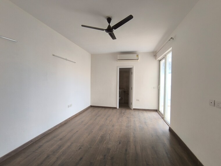 Room, emaar-imperial-gardens 3 Bedroom 2000 Sq.Ft. Apartment In Sector 102 Gurgaon 9367886