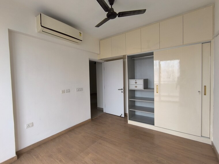 Room, emaar-imperial-gardens 3 Bedroom 2000 Sq.Ft. Apartment In Sector 102 Gurgaon 9367886