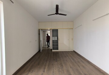 Room in 3 BHK Apartment at Emaar Imperial Gardens, Sector 102 – for Rent