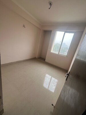 Room in 2.5 BHK Apartment at Amrapali Golf Homes, Haibatpur – for Sale