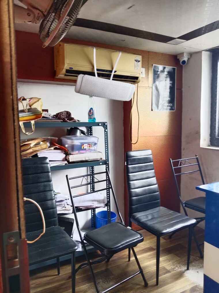 Gym, bbd bagh Commercial Office Space 250 Sq.Ft. In Bbd Bagh Kolkata 9367854