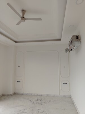 Bathroom in 2 BHK Builder Floor at Sushant Lok 2, Sector 57 – for Rent