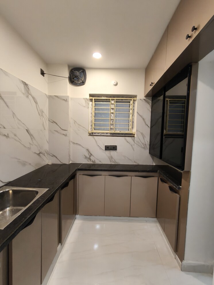 Kitchen, rohini sector 15 3 Bedroom 1200 Sq.Ft. Builder Floor In Rohini Sector 15 Delhi 9367931