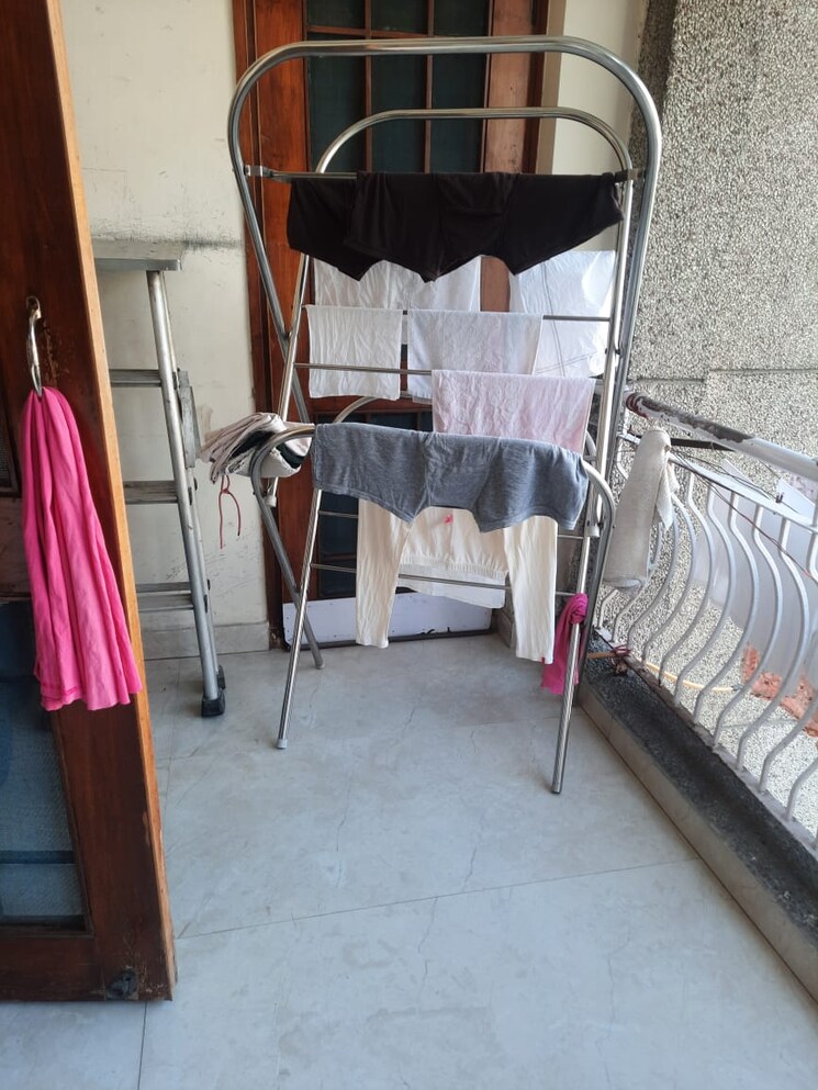 Balcony, ip extension 3 Bedroom 1300 Sq.Ft. Apartment In Ip Extension Delhi 9367910