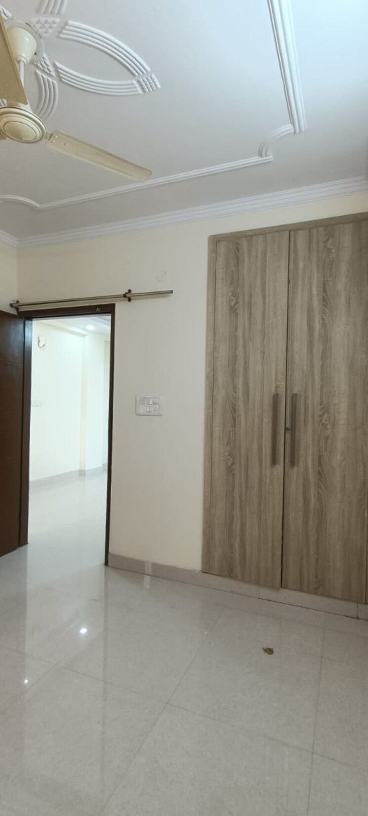 Room, hargobind enclave 2 Bedroom 80 Sq.Yd. Builder Floor In Hargobind Enclave Delhi 9367962