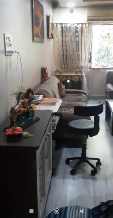 Team Area in 2 BHK Apartment at Highland Ocean, Kandivali West – for Rent