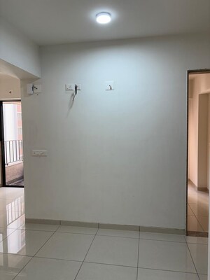 Room in 2 BHK Apartment at Sun Atmosphere, Shela – for Rent