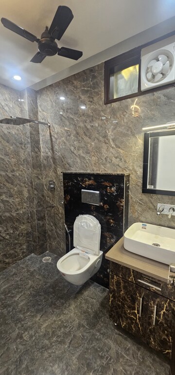 Furnished Amenities in 2 BHK Builder Floor at Savitri Nagar – for Rent