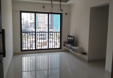 Room in 1 BHK Apartment at Parinee Essence, Kandivali West – for Rent