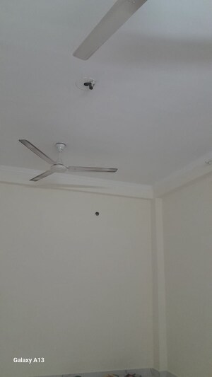 Furnished Amenities in 3 BHK Builder Floor at Unitech South City II, Sector 50 – for Rent