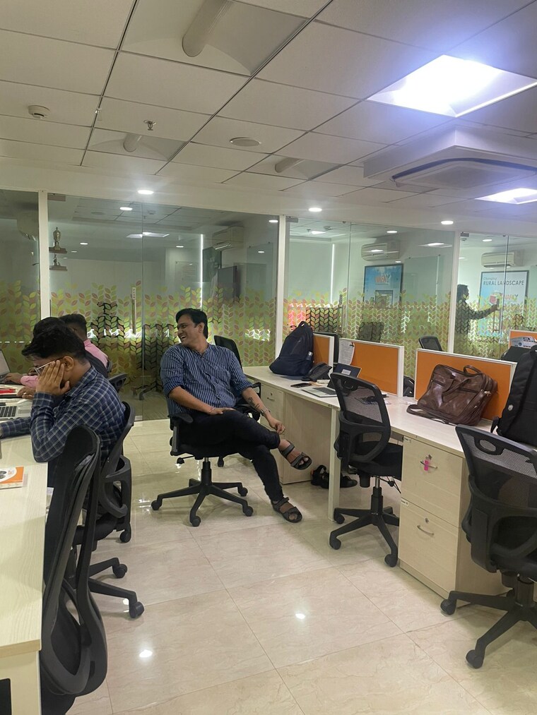 Team Area, vkg-corporate-centre Commercial Office Space 7520 Sq.Ft. In Andheri East Mumbai 9368010