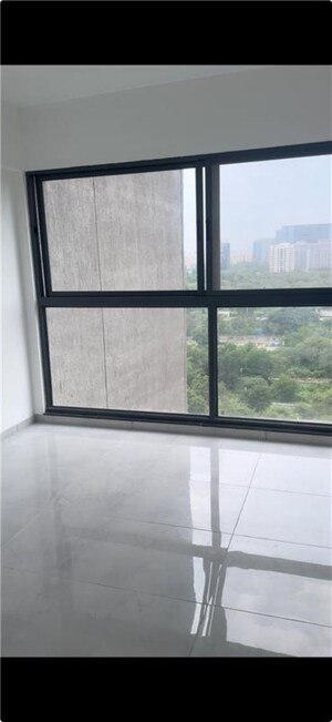 Room in 3 BHK Apartment at Mantra Mirari, Koregaon Park – for Rent