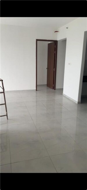 Room in 3 BHK Apartment at Mantra Mirari, Koregaon Park – for Rent