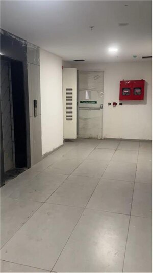 Room in 3 BHK Apartment at Mantra Mirari, Koregaon Park – for Rent